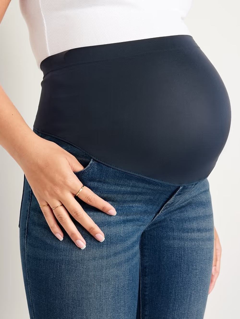 Old Navy Maternity Skinny Full Panel Maternity Jeans, size 6 short